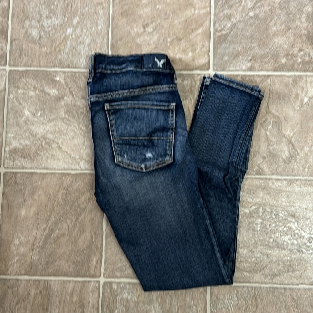 NWOT American eagle distressed Super Strength jegging SIZE 6